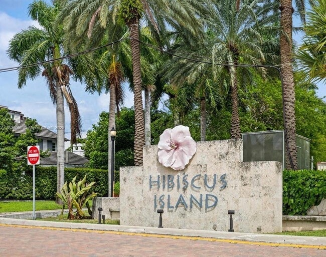 Building Photo - 405 N Hibiscus Dr