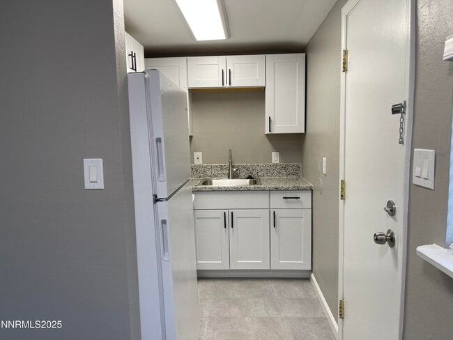 Building Photo - 1959 H St