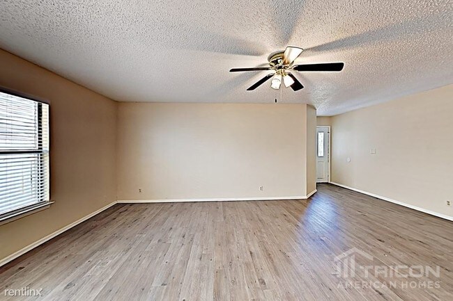 Building Photo - 8003 Trail Village Dr