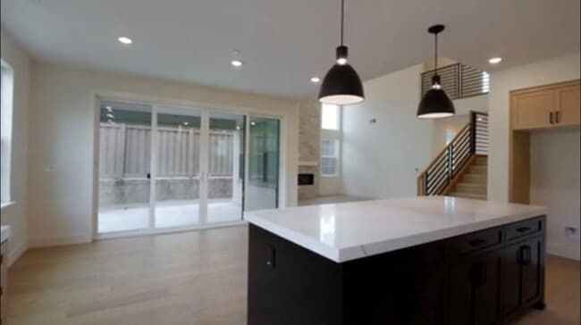 Building Photo - "Luxurious 3-Bed Oasis in Granite Bay with Elegant Finishes & Modern Comforts"