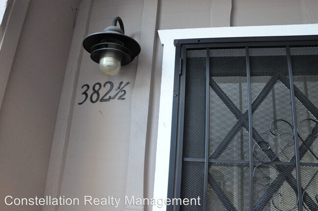 Building Photo - 382 Rosecrans St