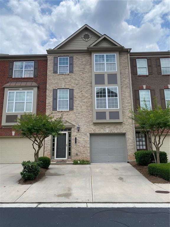 Building Photo - 3231 Greenwood Oak Dr