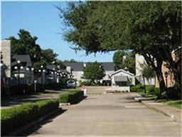 Building Photo - 642 Wilcrest Dr