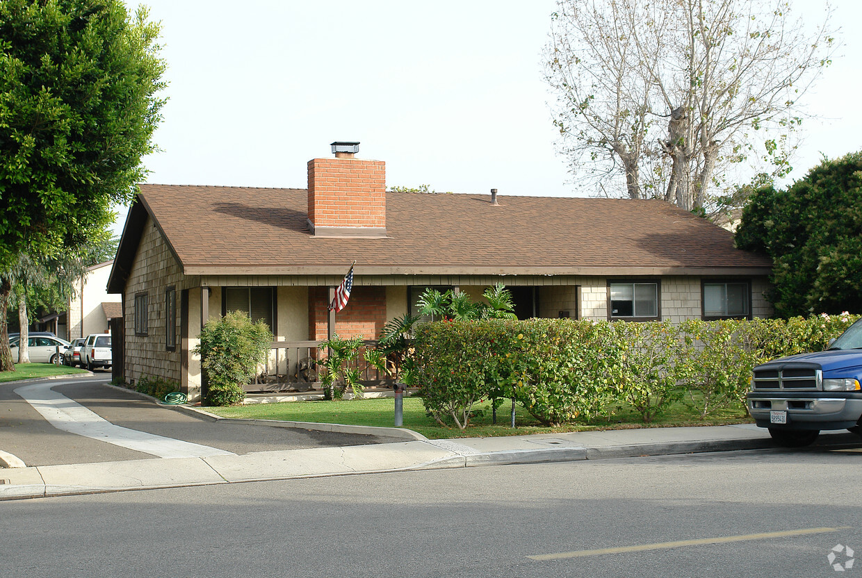 Foto principal - 2653 Elden Ave