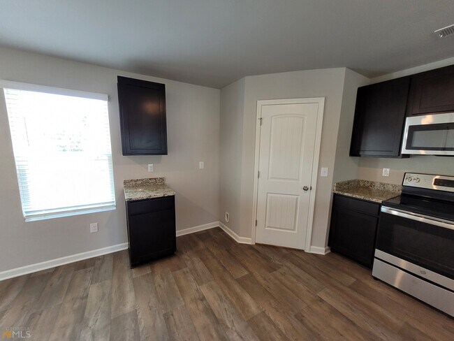 Foto del edificio - 112 River Birch Ln