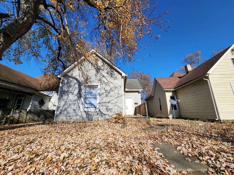 Primary Photo - 1418 5th Ave