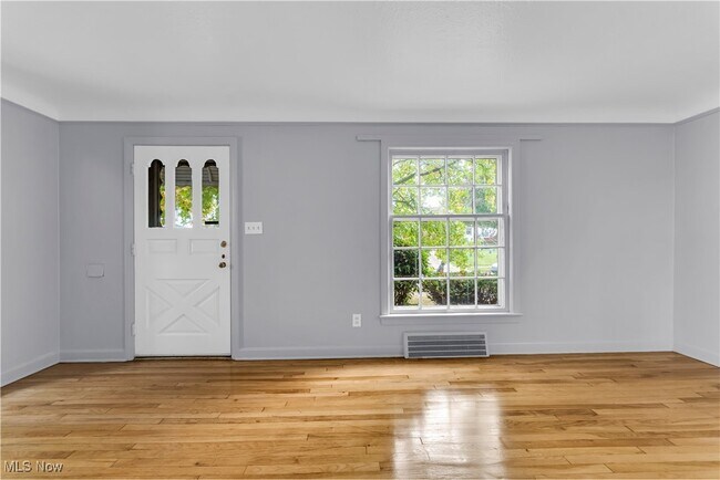 Foto del edificio - 10419 Plymouth Ave