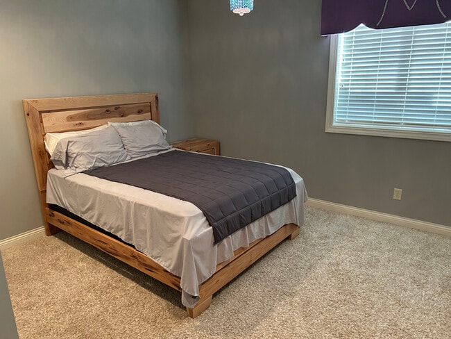 Foto del edificio - 6078 Shawnee Ct