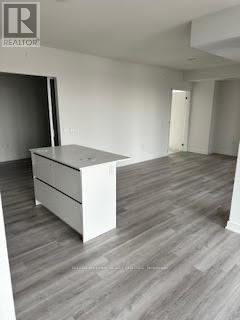 Building Photo - 238 Simcoe St