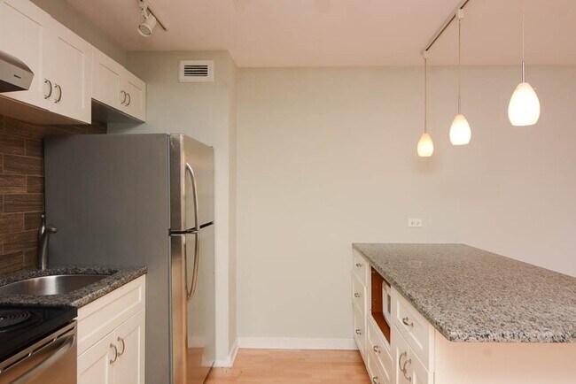 Foto del edificio - 450 W Wellington Ave