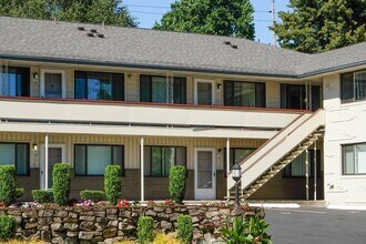 Building Photo - 2003 NE Hancock St