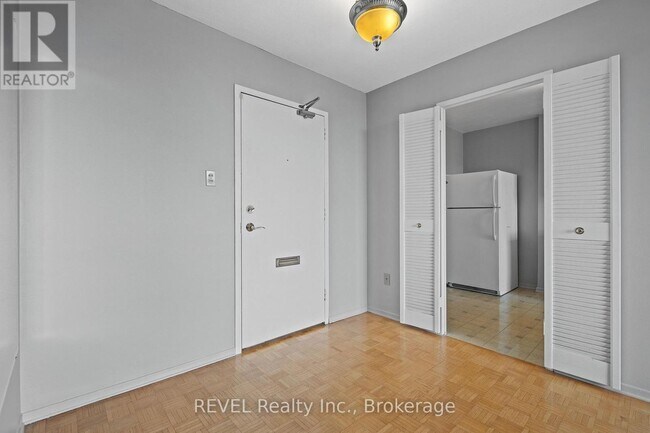 Building Photo - 15 Towering Heights Blvd