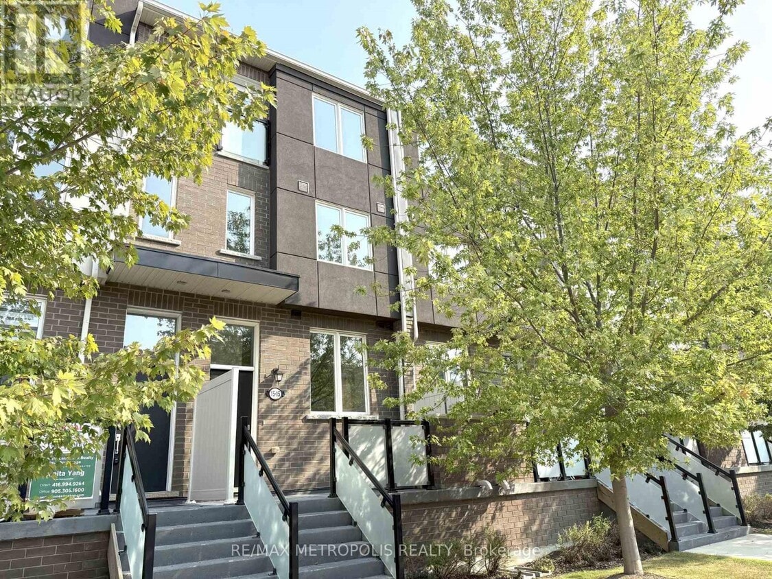 Photo principale - 15-15 Heron Park Pl