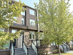 Building Photo - 15-15 Heron Park Pl