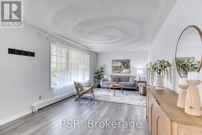 Photo du bâtiment - 80 Westwood Dr