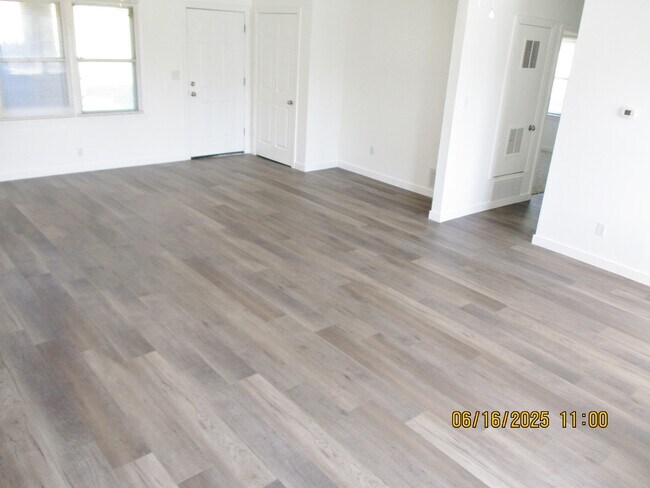 Foto del edificio - 3105 Acton School Rd