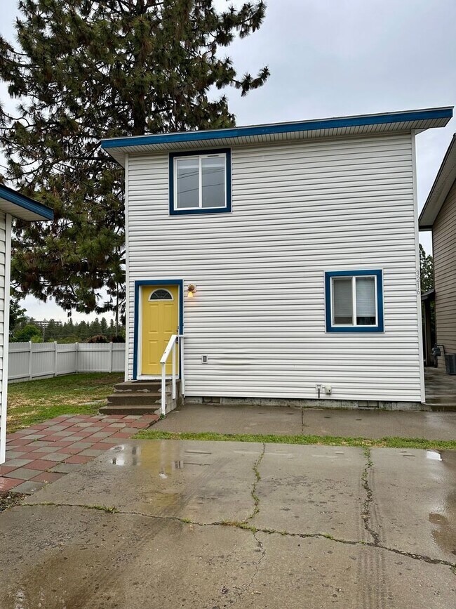 Foto del edificio - Beautiful 3 Bedroom South Hill Home