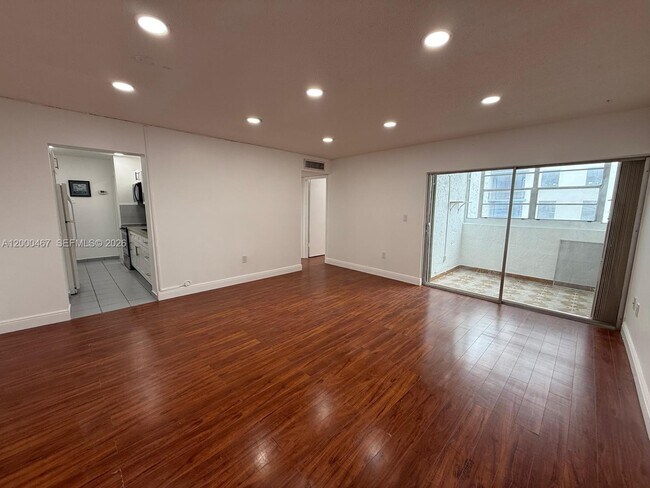 Foto del edificio - 750 NW 43rd Ave
