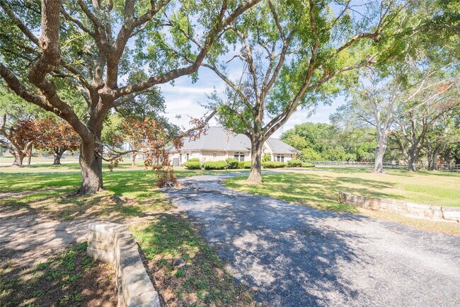 Foto del edificio - 26910 Willow Ln