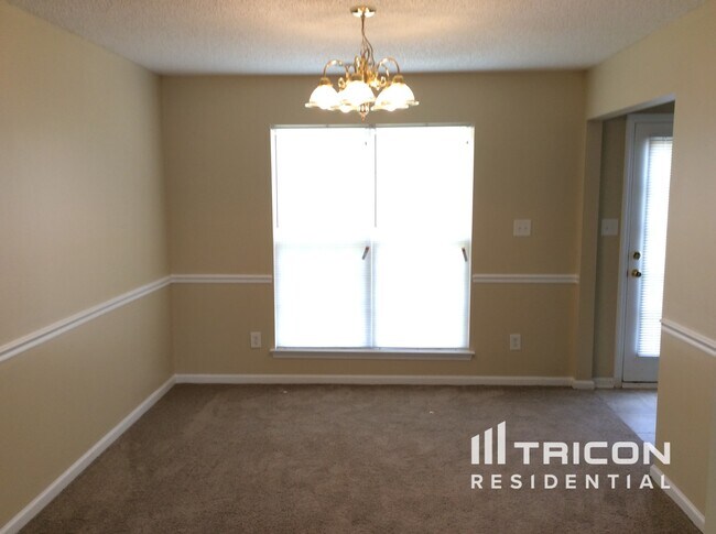 Foto del edificio - 3310 Nevin Brook Rd