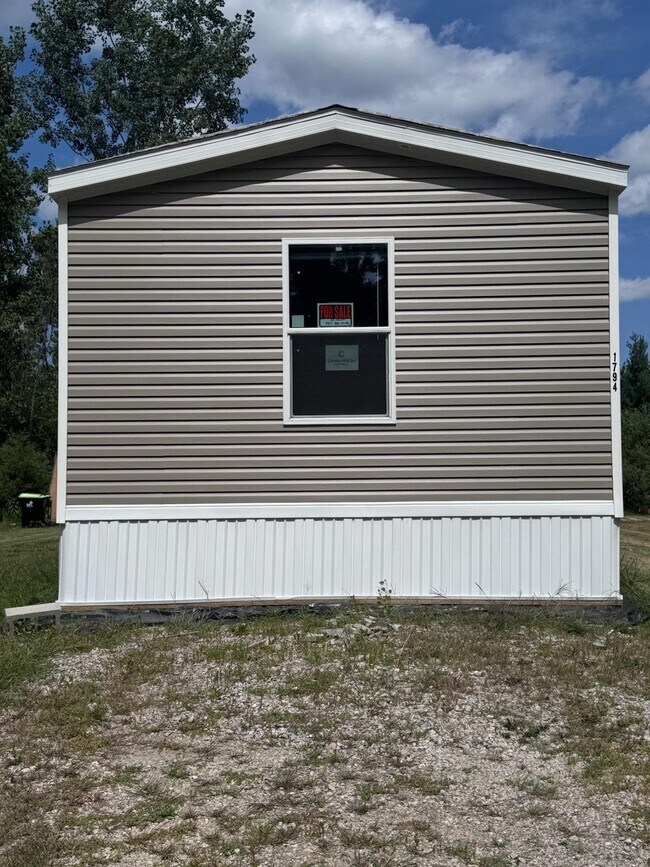 Building Photo - 4260 Lawrence St