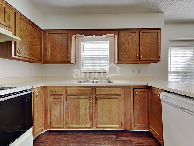 Foto del edificio - 833 Eagle Point Dr