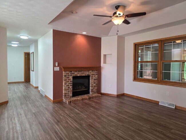 Foto del edificio - Multi generational Home New London