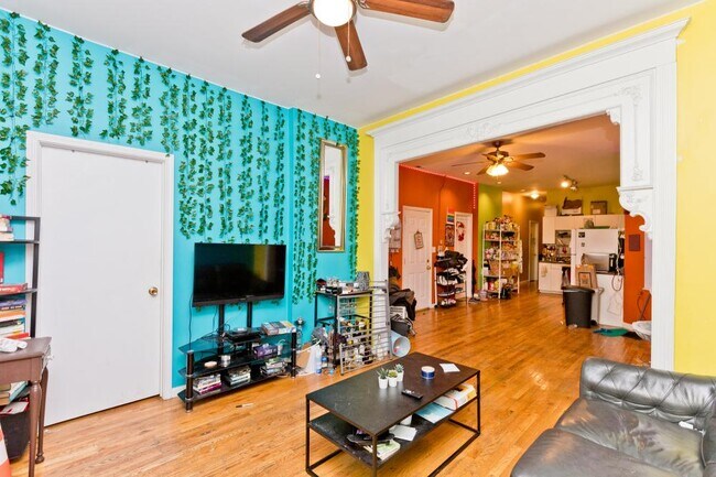 Foto del edificio - 3 bedroom in Chicago IL 60616