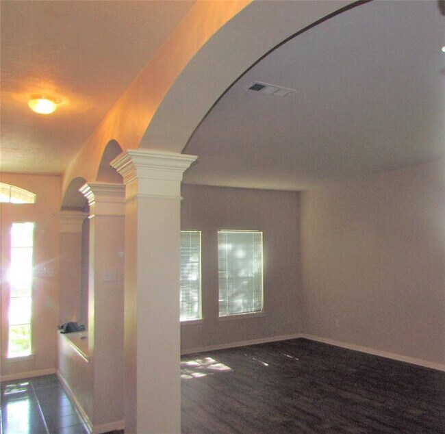 Building Photo - 4622 Park Breeze Dr