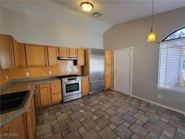 Foto del edificio - 7872 Blue Charm Ave