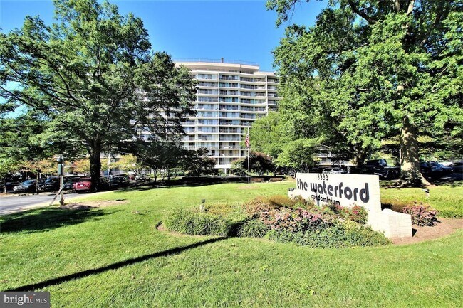 Foto del edificio - 3333 University Blvd W