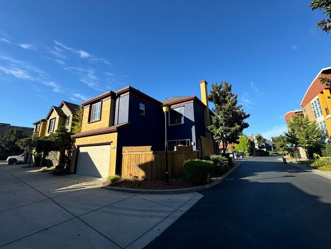 Foto del edificio - 804 Titanium Ln