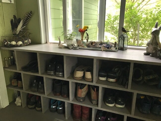 Building Photo - Large Four Bedroom Farmhouse in Chelsea! |...