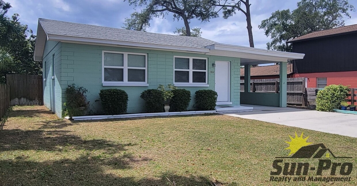 Primary Photo - 1532 Espanola Ave