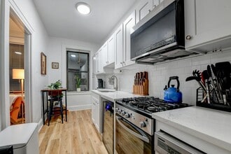 Building Photo - 901 Grand Ave