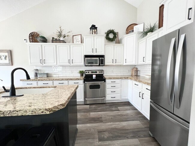 Foto del edificio - 5 Bedroom/3 Bathroom House in Herriman