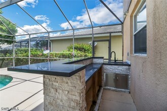 Building Photo - 8271 Laurel Lakes Way