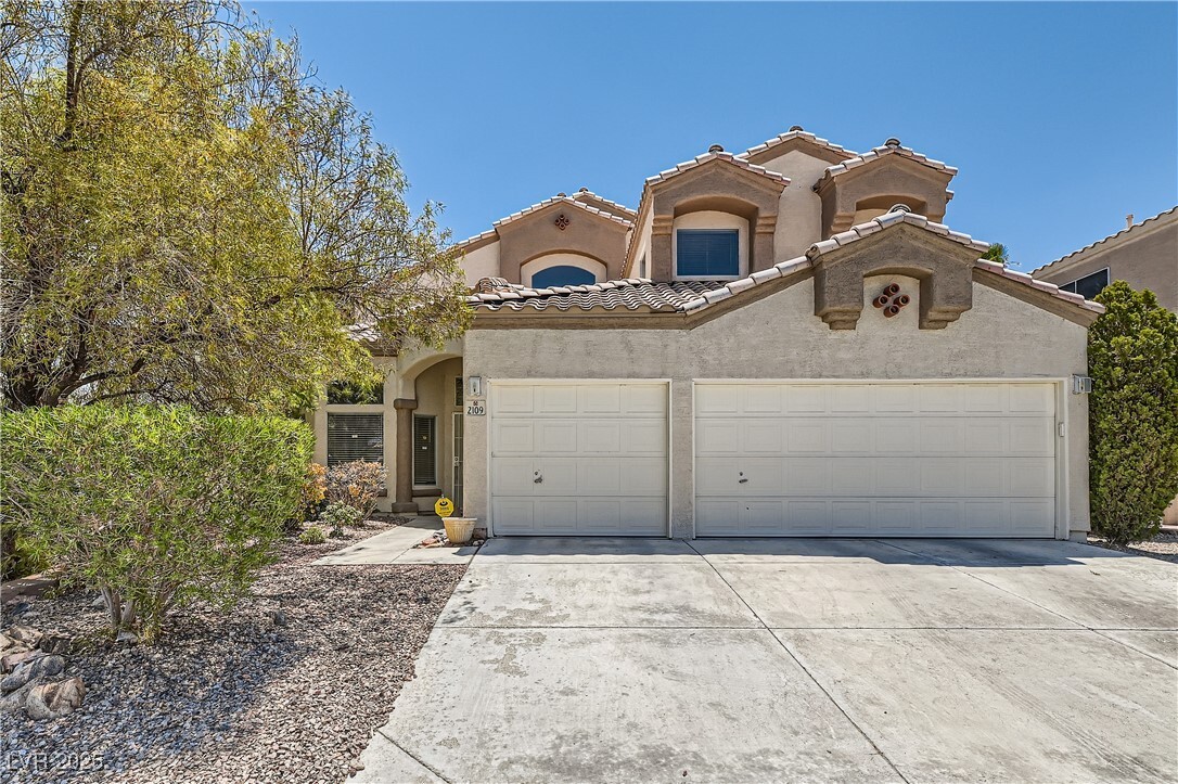 Primary Photo - 2109 Club Meadows Dr