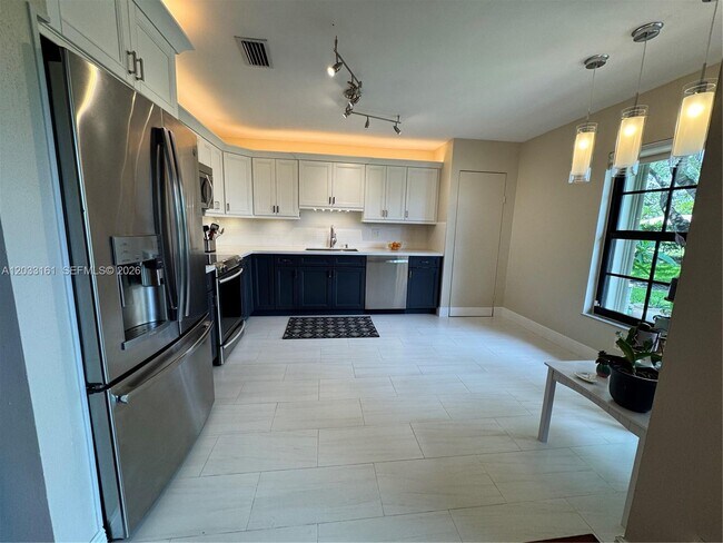 Foto del edificio - 9023 Vineyard Lake Dr