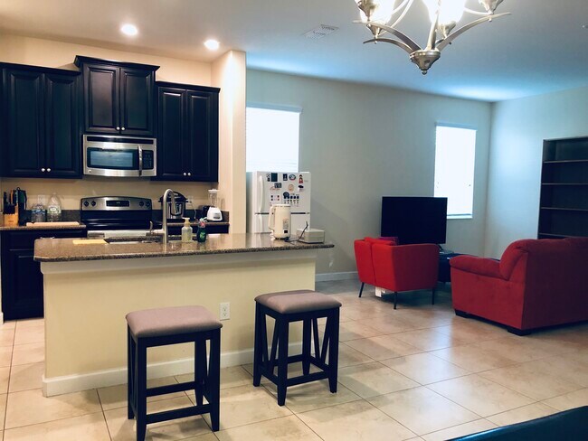 Foto del edificio - 15043 Evergreen Oak Loop