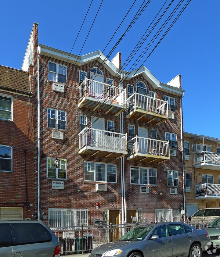 Primary Photo - 59-26 Xenia St