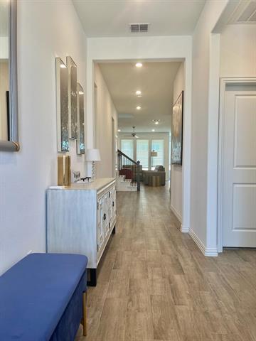 Building Photo - 1049 Rosebay Dr