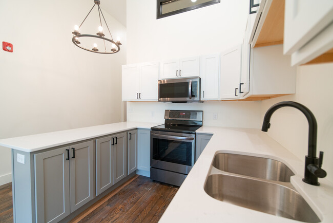 Kitchen - 123 N 4th St