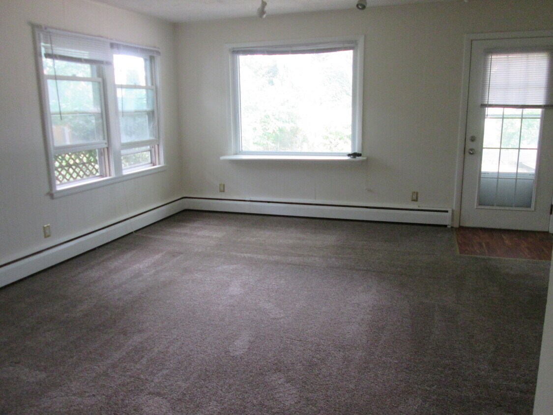 Living room 1 - 503 N Sherman Ave