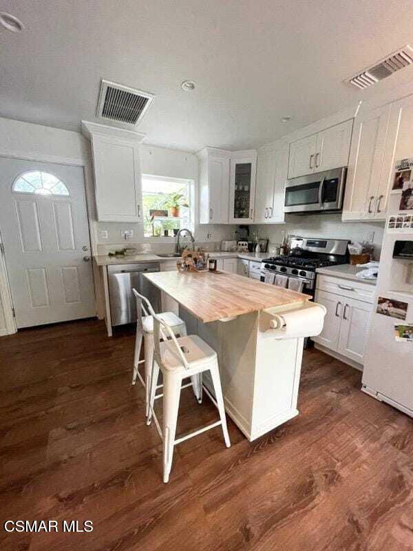 Building Photo - 6619 Daryn Dr