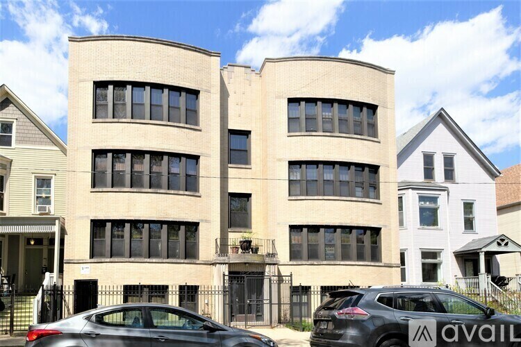 Foto principal - 2238 N Sawyer Ave
