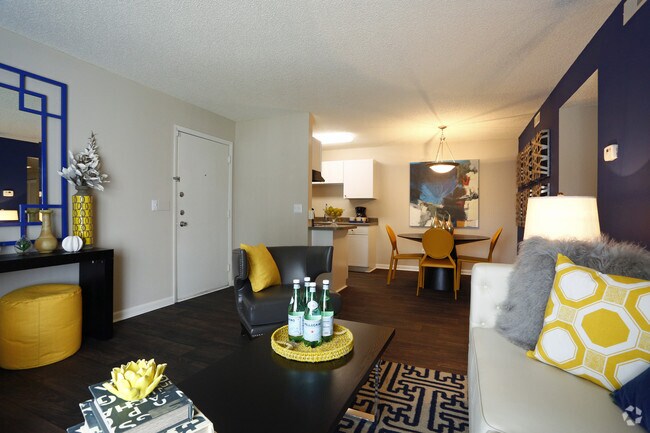 Foto del edificio - The Parke at Trinity Apartment Homes