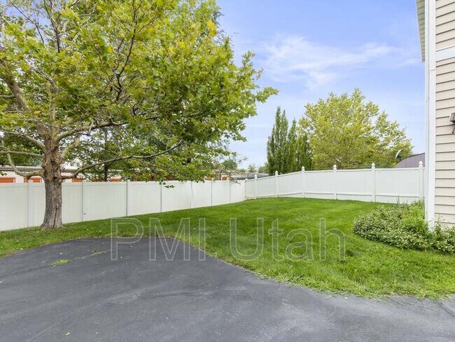 Foto del edificio - 1603 Kingsbarn Way