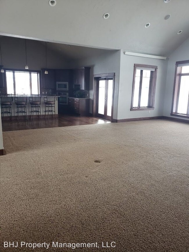 Building Photo - 4 br, 2.5 bath House - 200 Trail Drive