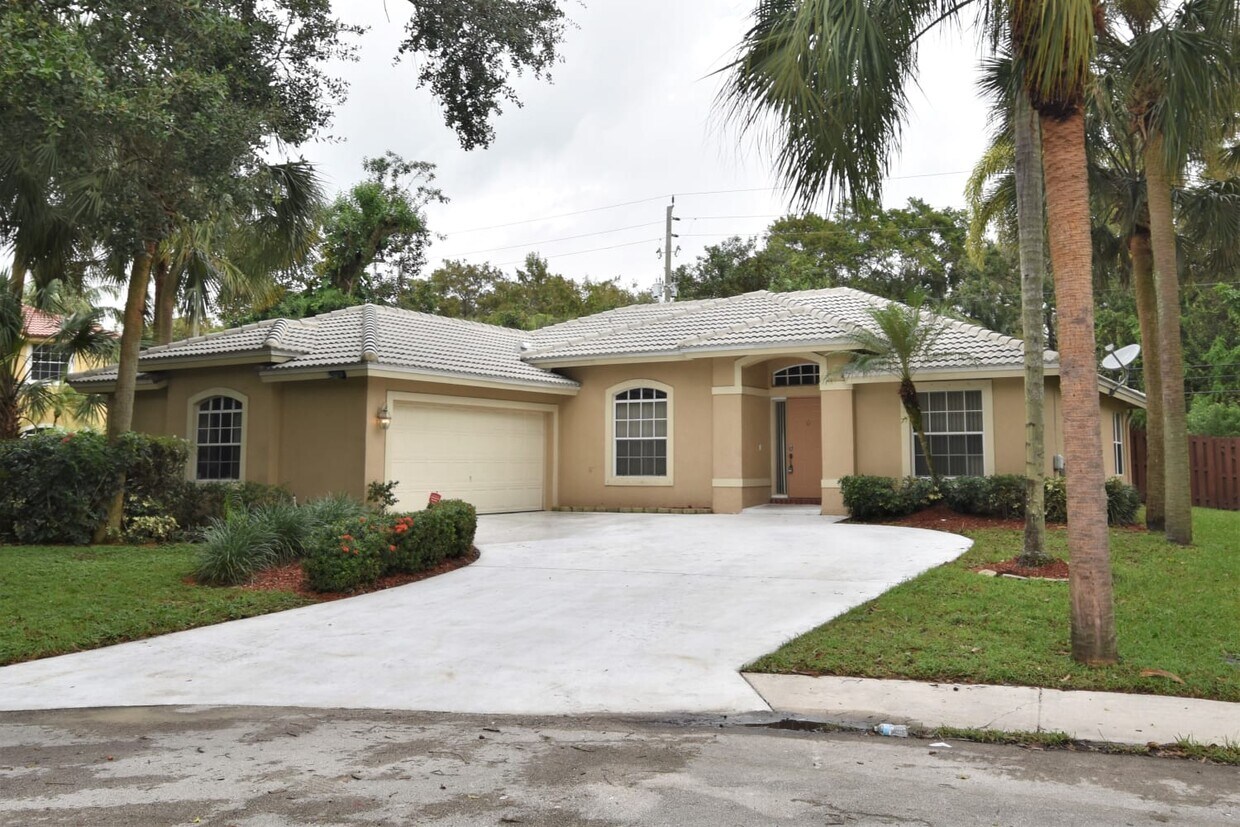 6525 NW 54th Ct House Rental in Lauderhill, FL